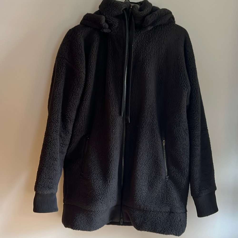 Athleta Tugga Long Sherpa Jacket in Black size M